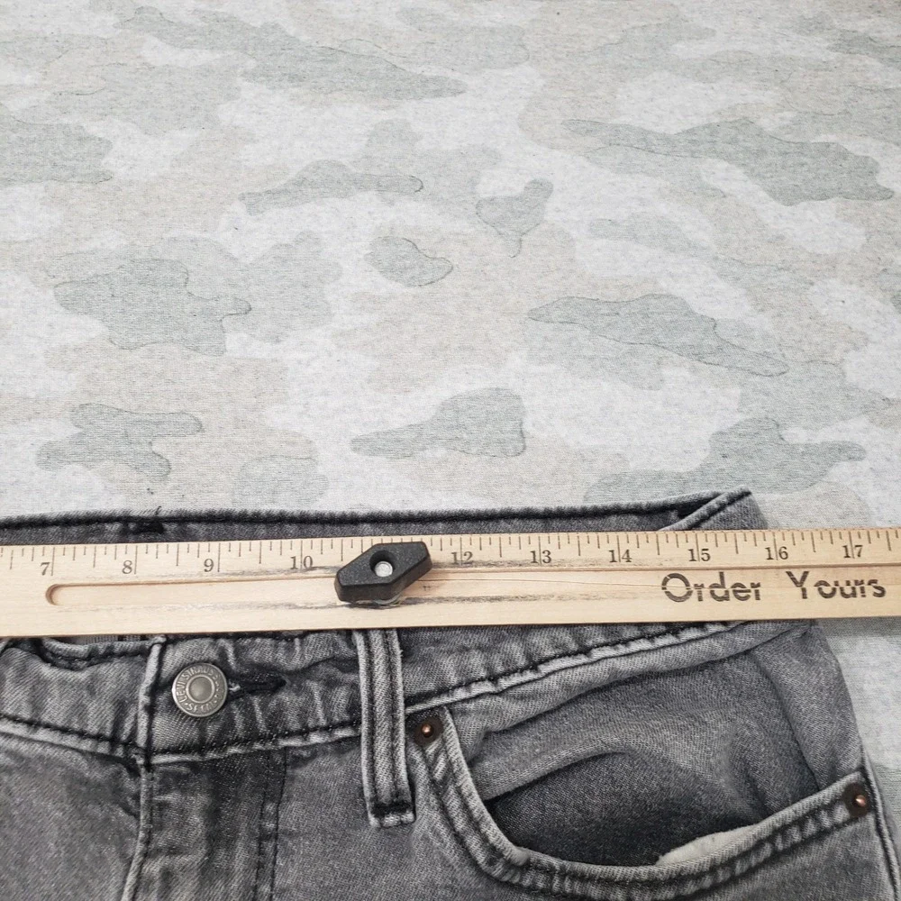 Levis item good